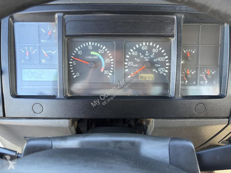Volvo 220 truck