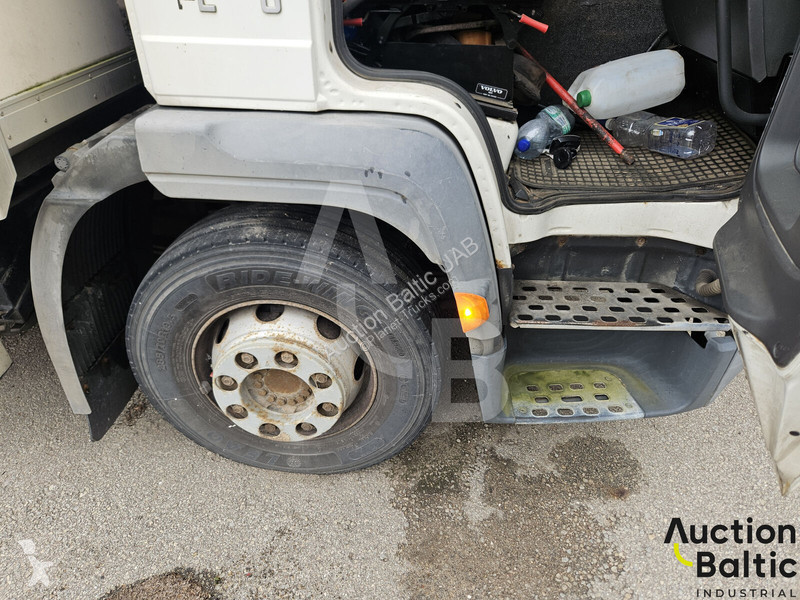 Volvo FL612 truck