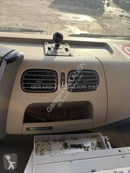 شاحنة Renault MAGYAR 18000L 5 CPTS PREMIUM...