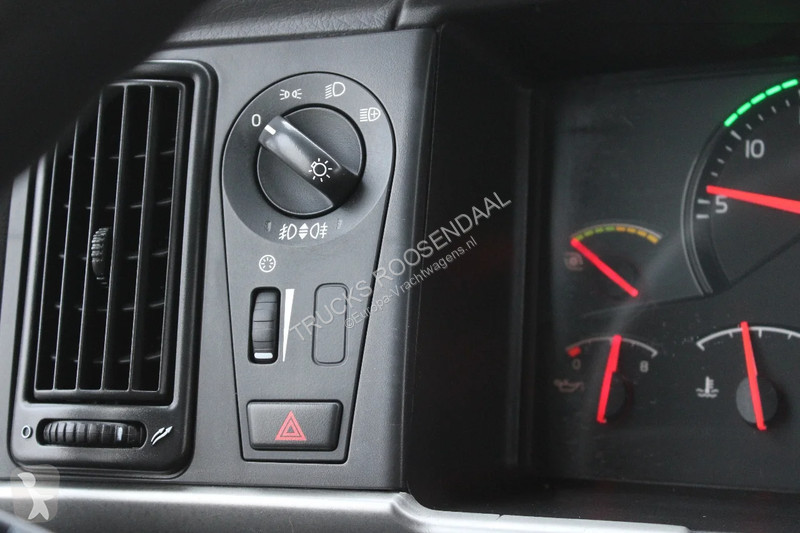 Lastbil Volvo FMX 370 + EURO 5 + CARRIER + meat...