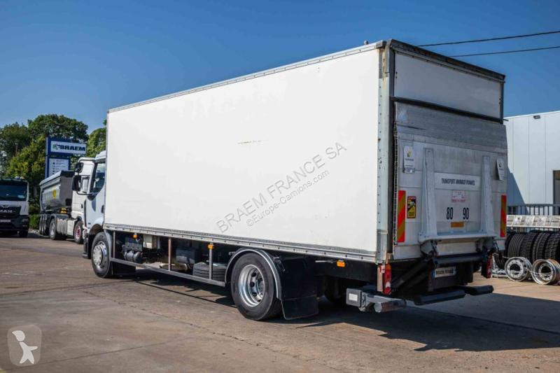 Kamion Renault  MIDLUM...