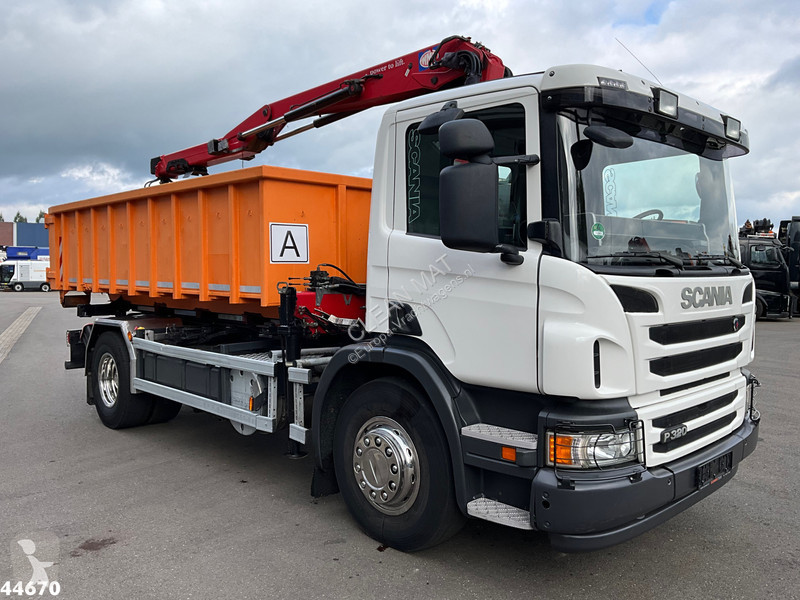 Camion Scania 320 HMF 12 Tonmeter Z-kraan +...