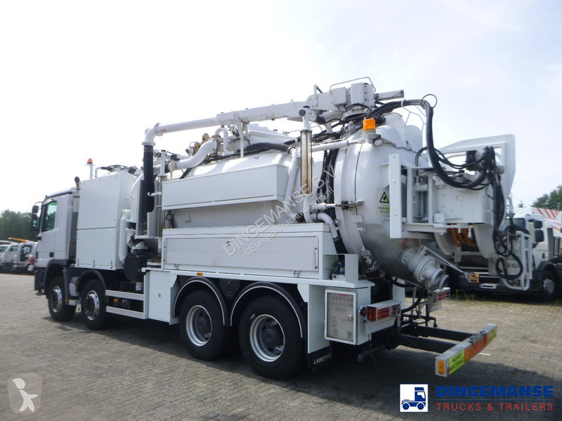 Camion Mercedes 3241 8x4 RHD Huwer vacuum tank...