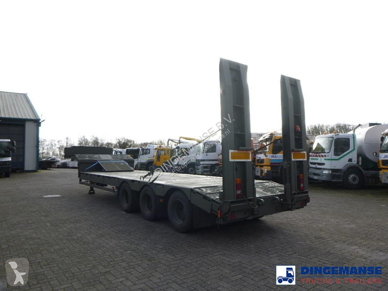 Semiremorca Broshuis 3-axle semi-lowbed trailer...