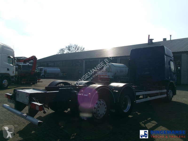 Kamion Renault 370 6x2 chassis