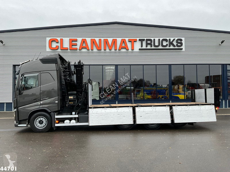 Kamion Volvo 8x4 Euro 6 Hiab 37 Tonmeter laadkraan
