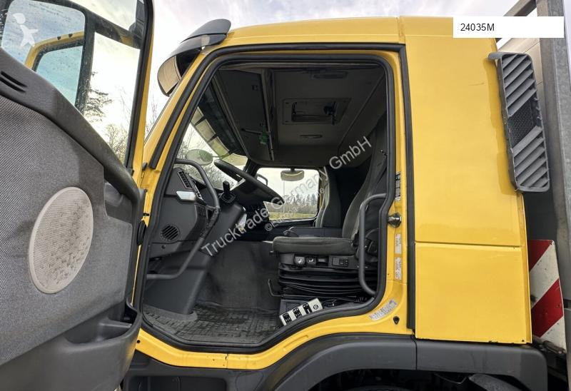 Kamion Volvo -340 4×2 Brücke