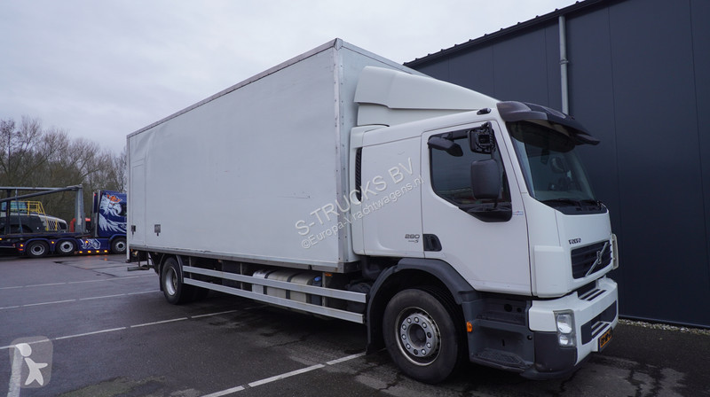 Camion Volvo 280 CLOSED BOX 354.000KM MANUAL...