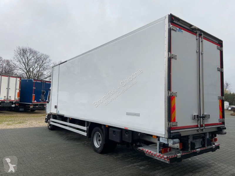 Kamion Renault MIDLUM 270 DXI 16 T CARRIER...