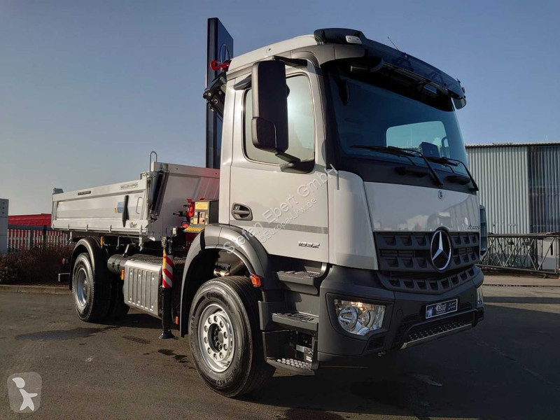 Kamion Mercedes 1832 KK 4x2 Kipper+Kran Fassi...