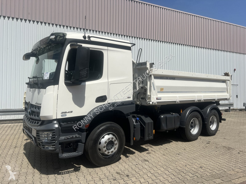 Vrachtwagen Mercedes Arocs 2643 K 6x4 Arocs...