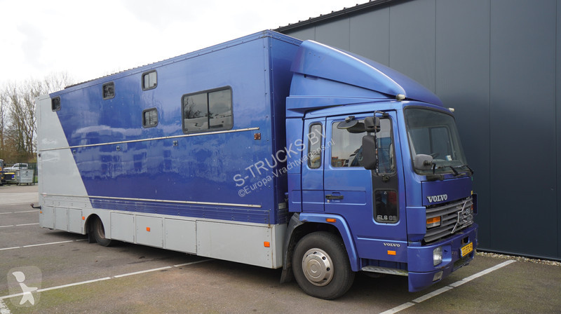 Camion Volvo FL 6-9 HORSE TRANSPORT 341.000KM...