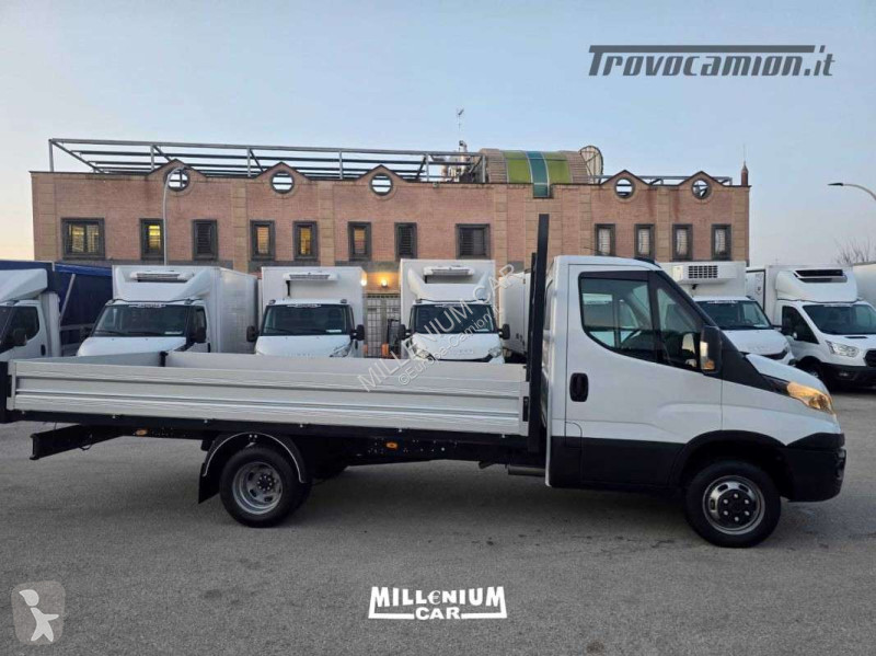 Veicolo commerciale Iveco 35-14 CASSONE 4,40...