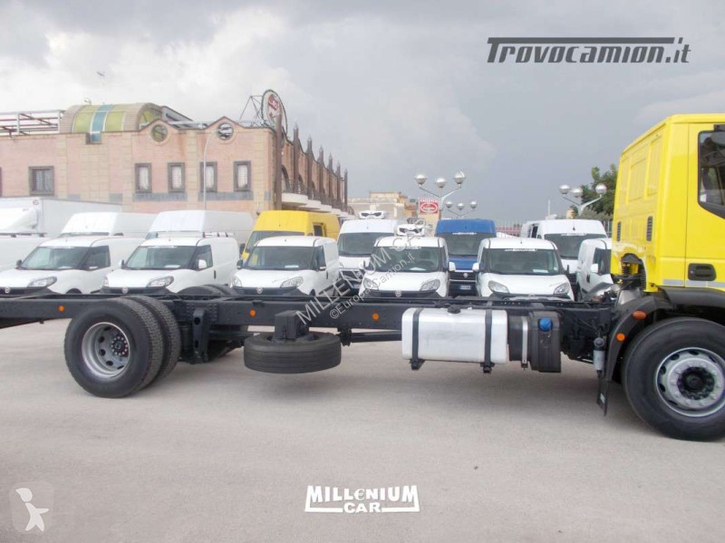 Camion Iveco 180E28 TELAIO 2019