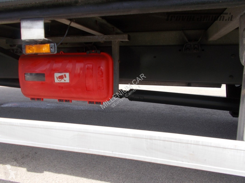 Kamion DAF DAF 120-250 CENTINATO 9.30 PEDANA...