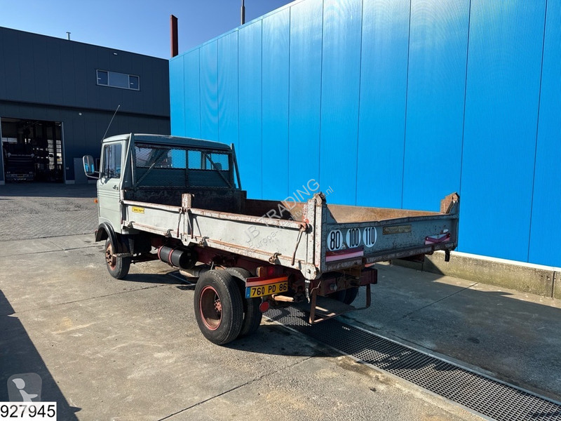 Kamion Mercedes D Manual, Steel suspension,...