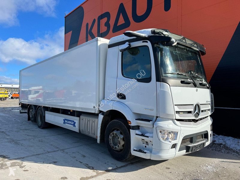 Kamion Mercedes 2735 6x2*4 BOX L=8476 mm