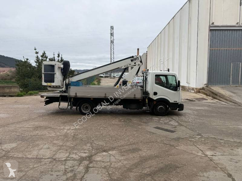 Camion Nissan NT400
