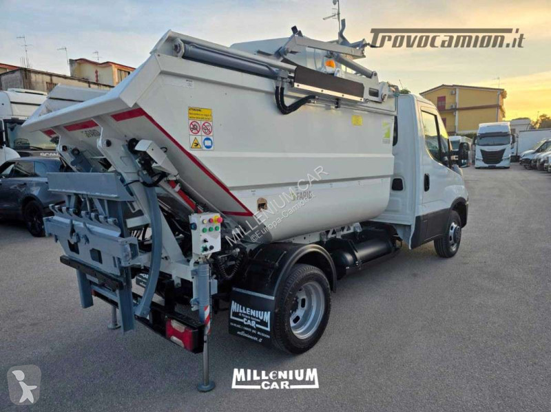 Utilaje pentru drumuri Iveco COMPATTATORE FARID...
