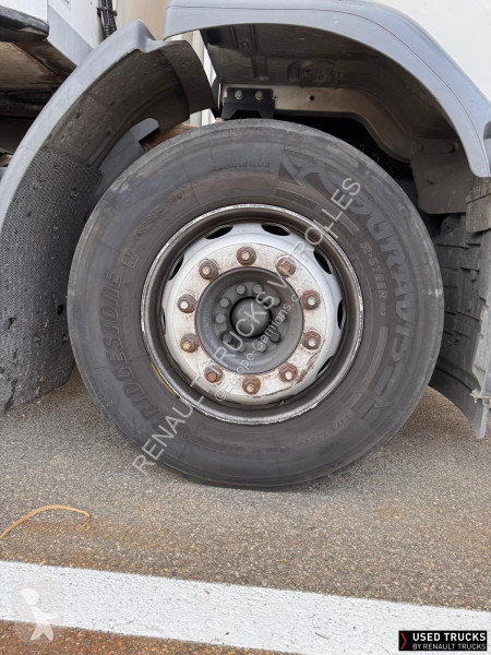Kamion Renault D Wide