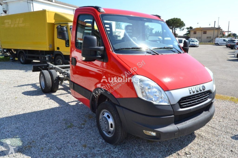 عربة نفعية Iveco 35C13 BTor 2.3 HPT TELAIO PARI...