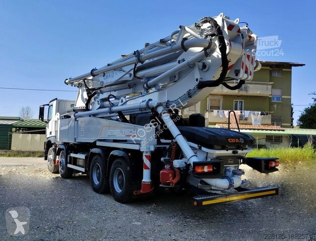 Camión Mercedes 4148 K 8x4/4