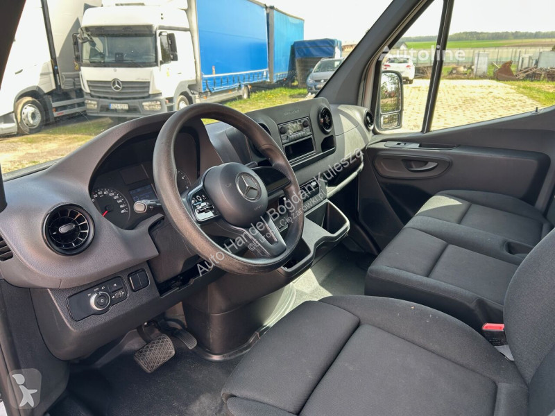 Autoutilitară Mercedes 514