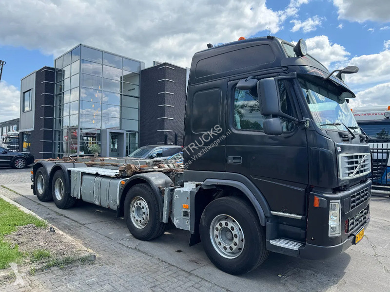 Kamion Volvo 440 8X4 EURO 5 + CABELLIFT TIPPER