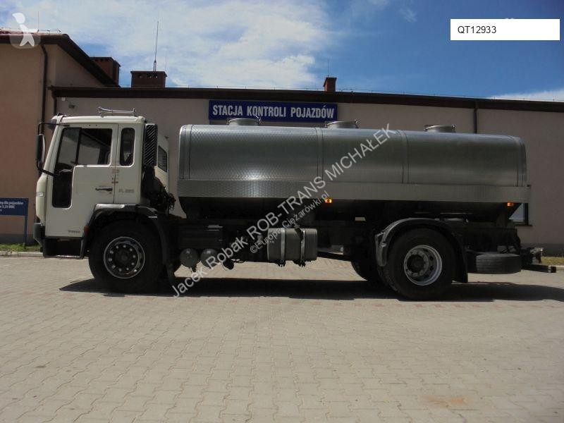 Camión Volvo FL220