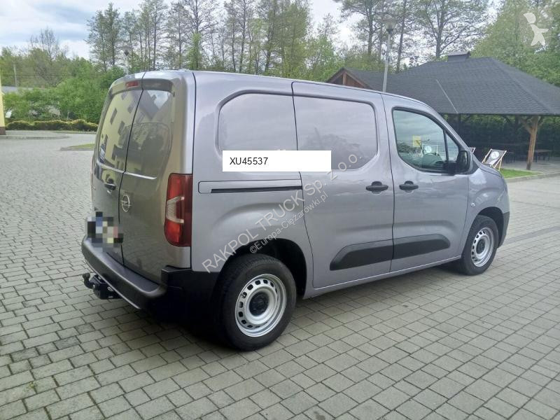 Autoutilitară Opel