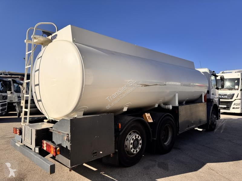 Kamion Mercedes 2528