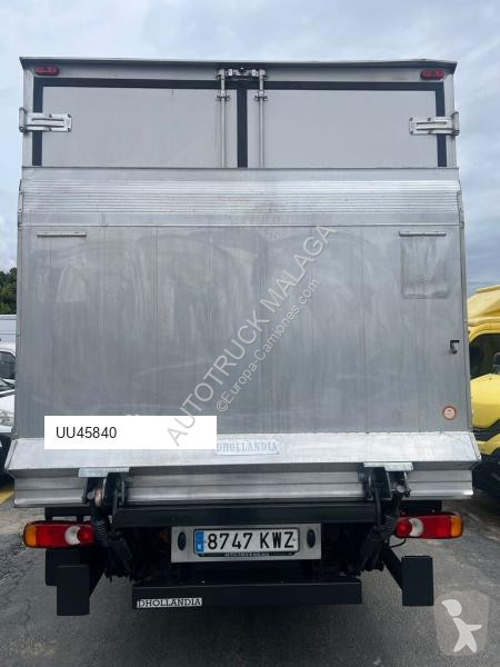 Camión Nissan CABSTAR ISOTERMO TRAMPILLA
