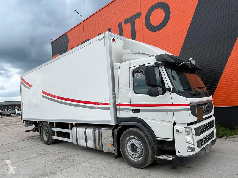 Camion Volvo 330 4x2 BOX L=7533 mm