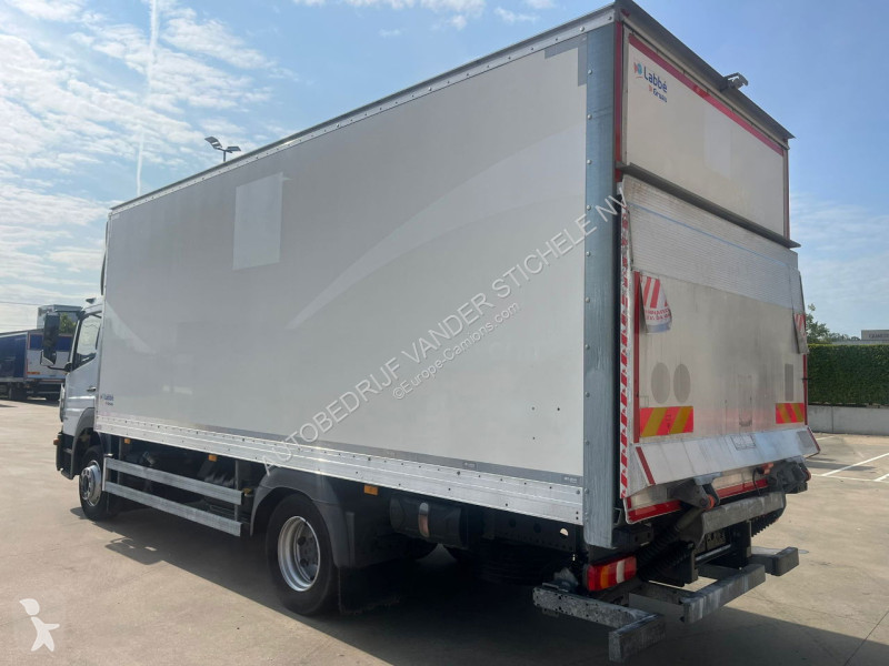 Kamion Mercedes 1218