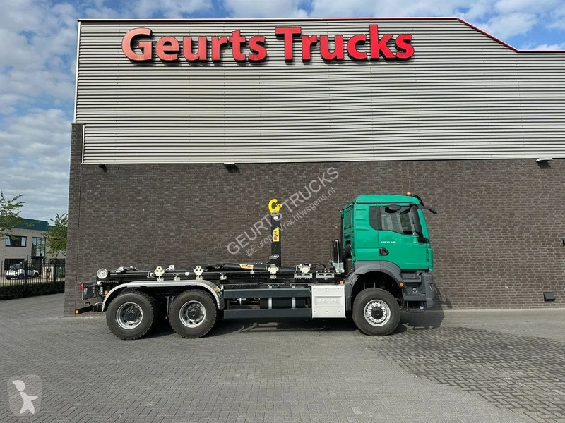 Kamion MAN TGS 6X6 HYVA LIFT 26-55-S HAAKARM /...