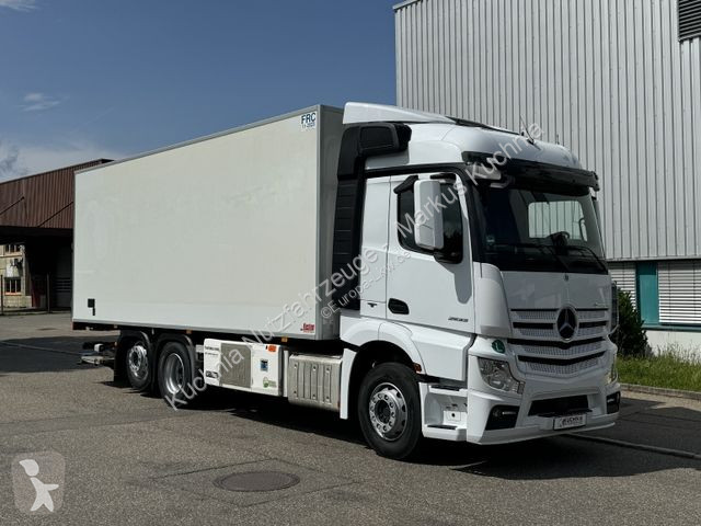 Kamion Mercedes 2533L Tiefkühl...