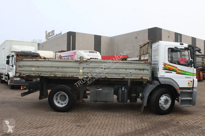 Vrachtwagen Mercedes 1833 + tipper + manual