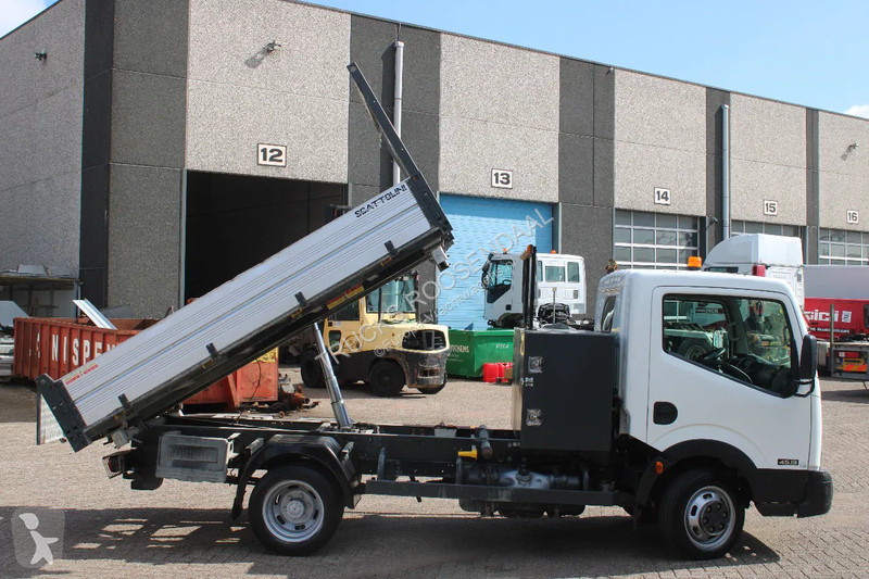 Camion Nissan 45.13 + EURO 4 + KIPPER + ANUAL