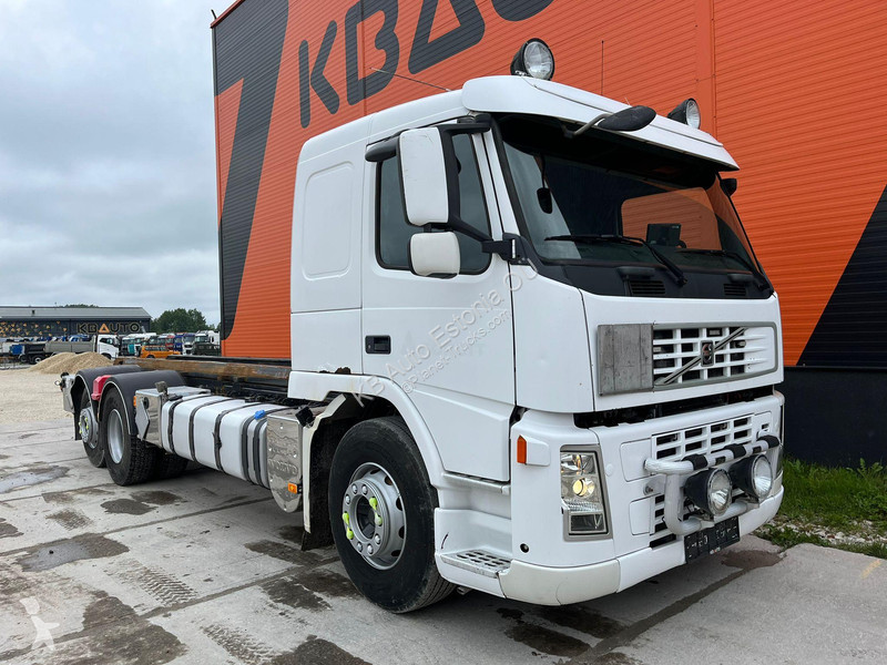 Camión Volvo 6x2*4 HYDRAULICS / CHASSIS L=6875 mm