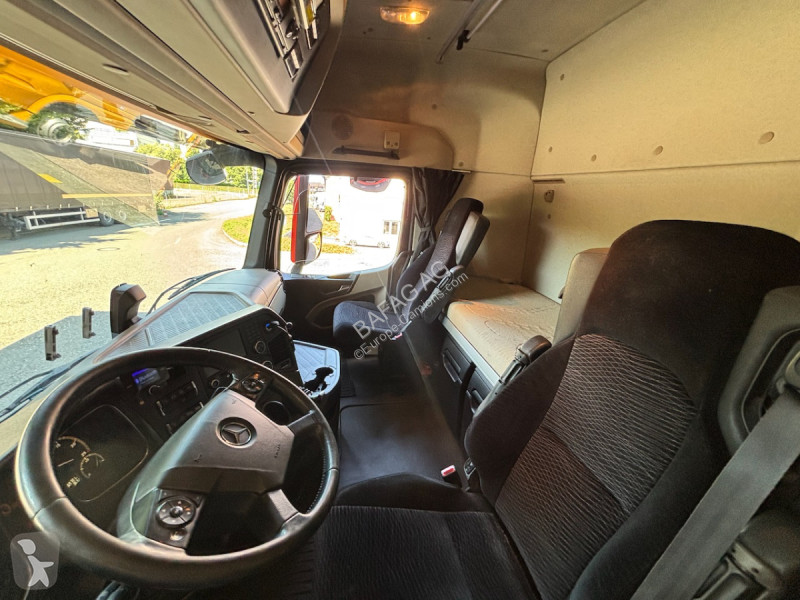 Vrachtwagen Mercedes actros 1848