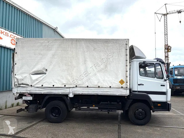 Camion Mercedes LK  (6-CILINDER) WITH TENT BOX...