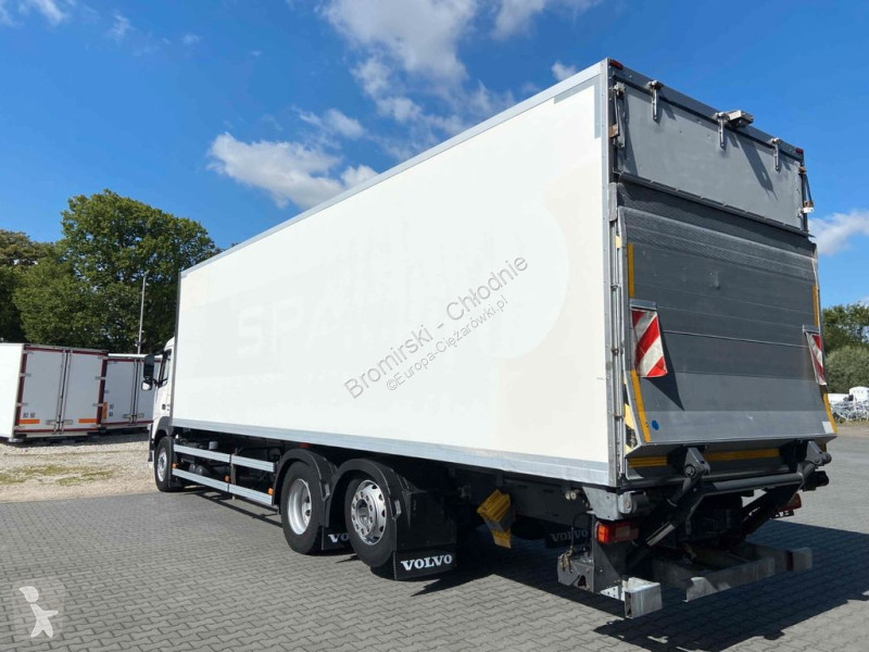 Camion Volvo 420 23 PALETTE LENK ACHSE EURO 6