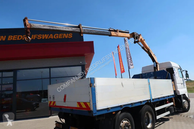 Kamion Scania R143-420 V8 EFFER 8200 Kraan -...