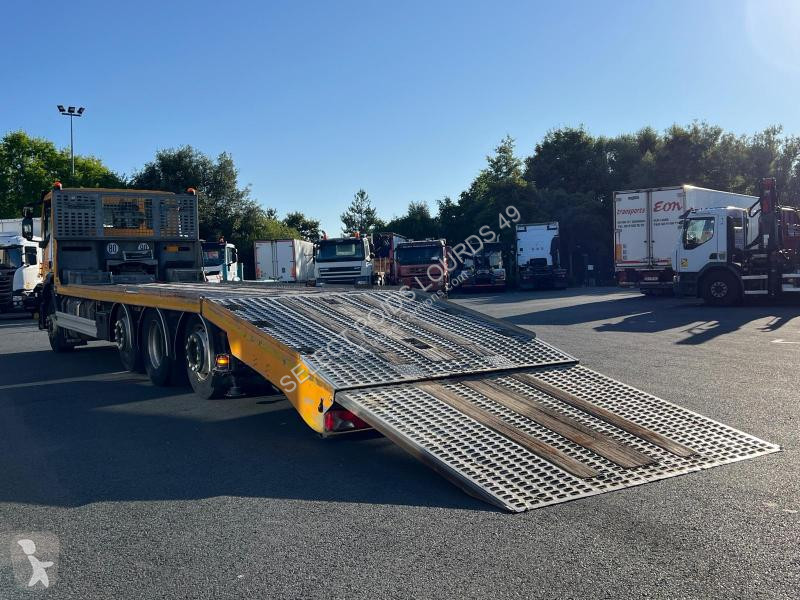 Camion Iveco 420 cv 8x2 PORTE ENGINS