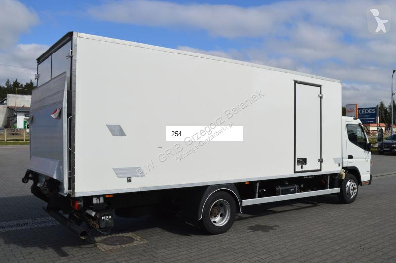 Camion Mitsubishi FUSO CANTER 7C15 REFRIGERATOR...
