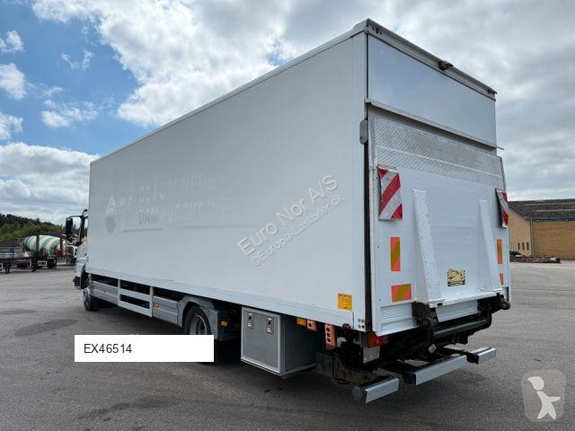 Kamion Mercedes 1218 4x2 Euro 5 8,0 m. koffer