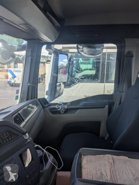 Camion MAN 26.470