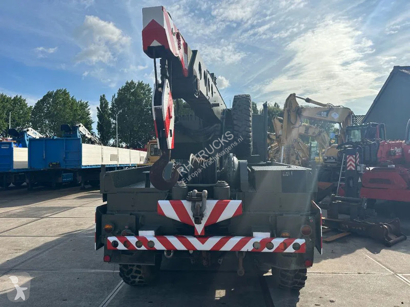 Lastbil Berliet TRK WKR 10T 6X6 6X6 RECOVERY...