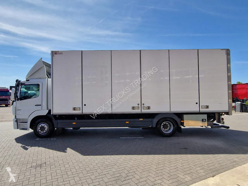 Kamion Mercedes 1524 Box with sidedoors - Zepro...