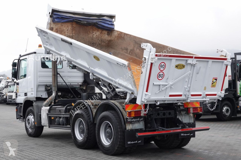 Camião Mercedes ACTROS 3336